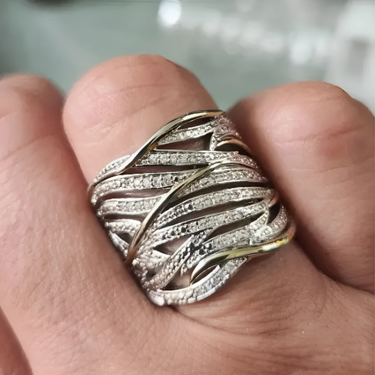 Elegant flerlaget drejet ring